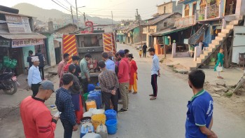 बैतडीको खोडपेमा दमकलबाट खानेपानीको आपूर्ति